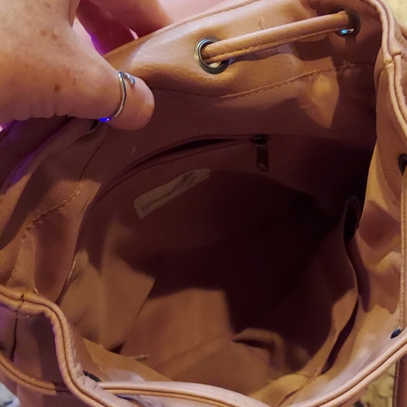 Universal Thread backpack - Picture 3 of 7